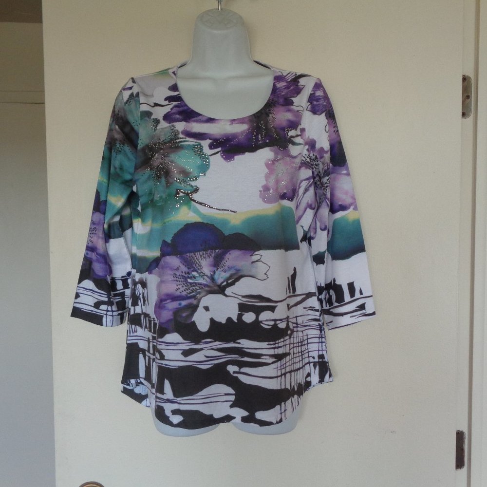 Zenergy By chico's Tie Dye Floral Beaded Round Neck Top Size 0 Small